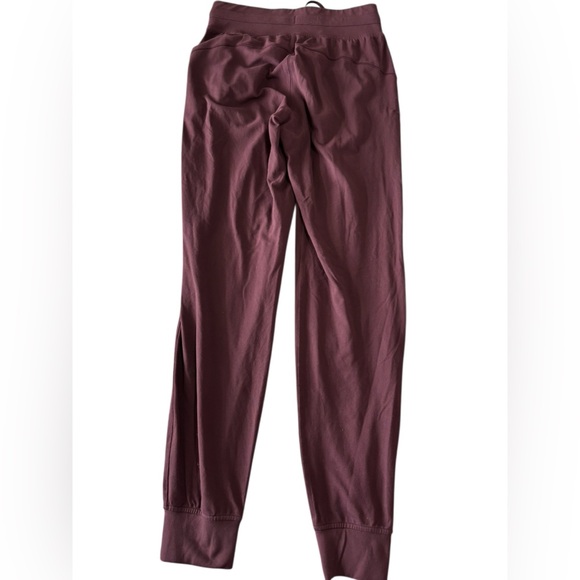 Lululemon Align Jogger Pants Womens Sz 4 Hi-Rise Nulu Cuffed Plum Tiny Flaw Snag - Picture 5 of 10